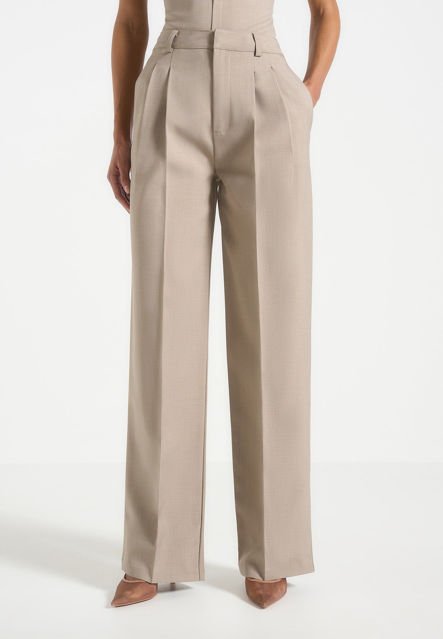 Italian Nova – High-waisted Pleated trousers in Light Taupe